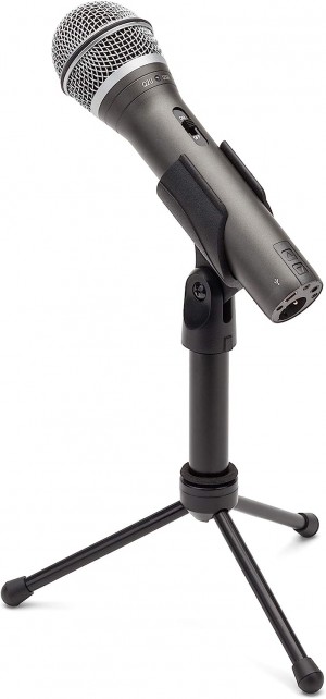 Samson Technologies Q2U USB/XLR Dynamic Microphone Recording and Podcasting Pack (Includes Mic Clip, Desktop Stand, Windscreen and Cables), silver