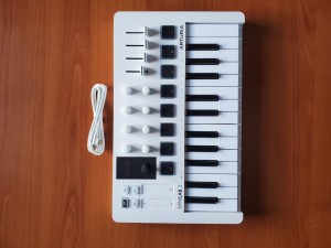 Arturia MiniLab 3 Mini Hybrid Keyboard Controller